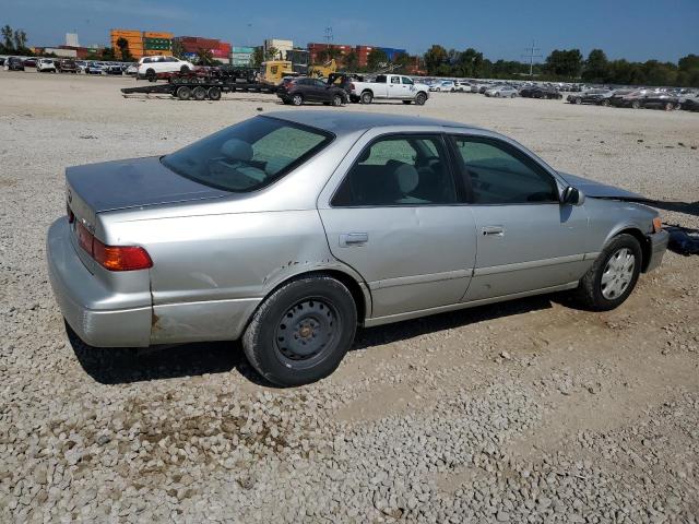 JT2BG22K810555478 - 2001 TOYOTA CAMRY CE Argent photo 3