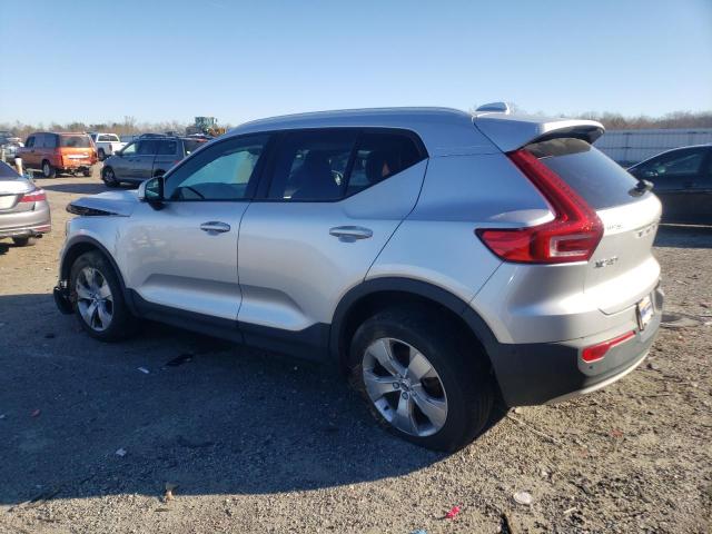 YV4162XZ3K2014272 - 2019 VOLVO XC40 T5 MOMENTUM SILVER photo 2