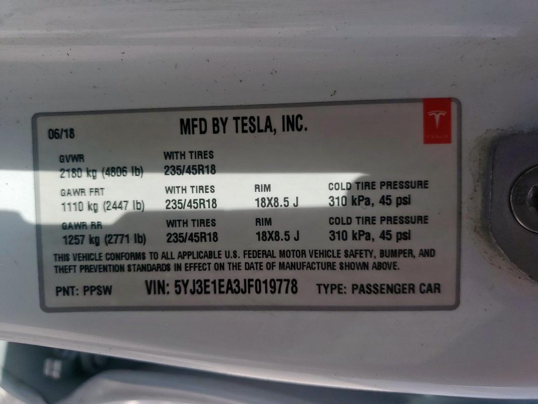 5YJ3E1EA3JF019778 - 2018 TESLA MODEL 3 WHITE photo 13