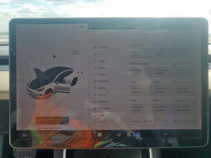 5YJ3E1EA3JF019778 - 2018 TESLA MODEL 3 WHITE photo 9