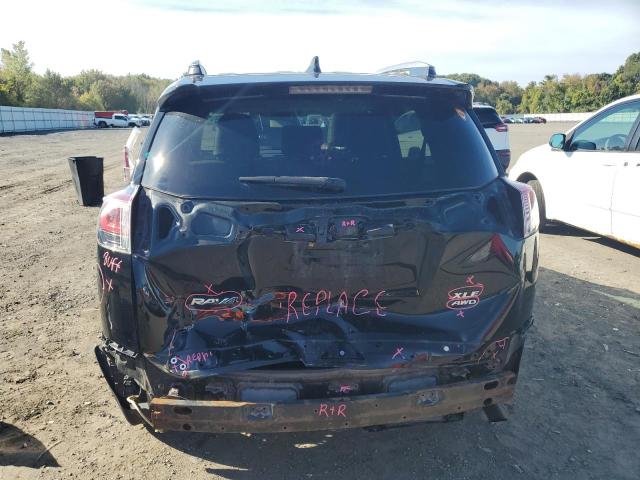 2T3RFREV6HW578769 - 2017 TOYOTA RAV4 XLE Czarny zdjęcie 6