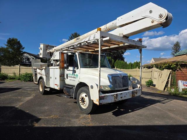 2004 INTERNATIONAL 4000 4300, 