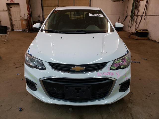 1G1JG6SH9J4131694 - 2018 CHEVROLET SONIC WHITE photo 5