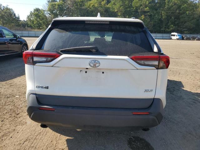 2T3W1RFV3LC047118 - 2020 TOYOTA RAV4 XLE WHITE photo 6