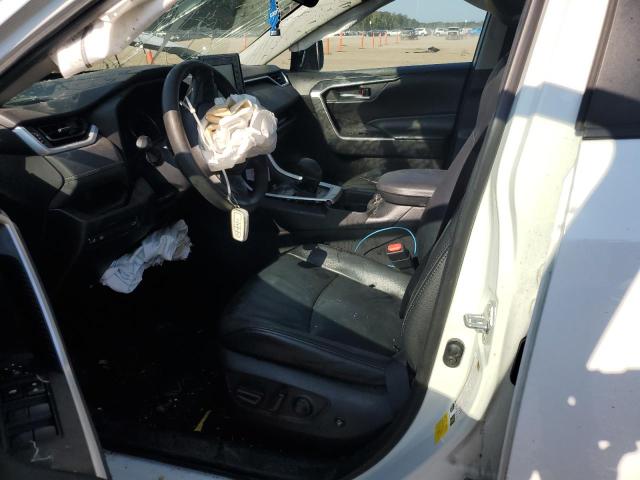 2T3W1RFV3LC047118 - 2020 TOYOTA RAV4 XLE WHITE photo 7