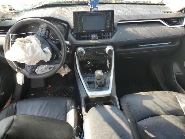 2T3W1RFV3LC047118 - 2020 TOYOTA RAV4 XLE WHITE photo 8