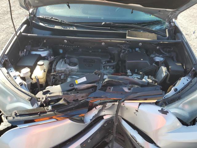 2T3BFREV7HW665291 - 2017 TOYOTA RAV4 LE Argent photo 12