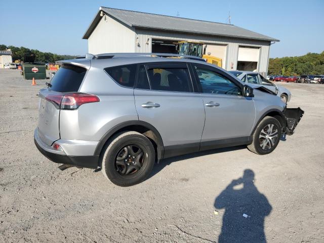 2T3BFREV7HW665291 - 2017 TOYOTA RAV4 LE Argent photo 3
