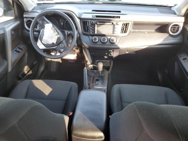 2T3BFREV7HW665291 - 2017 TOYOTA RAV4 LE Argent photo 8