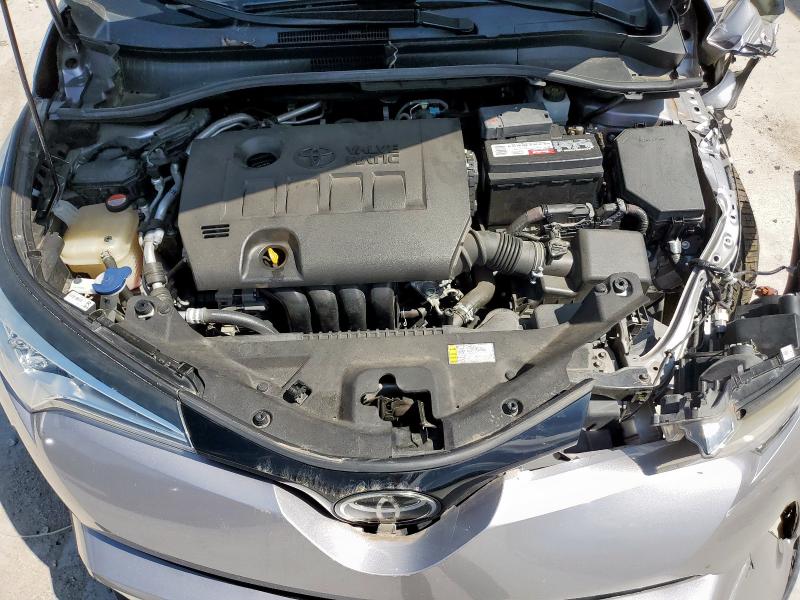 NMTKHMBX2JR003496 - 2018 TOYOTA C-HR XLE Plata foto 11