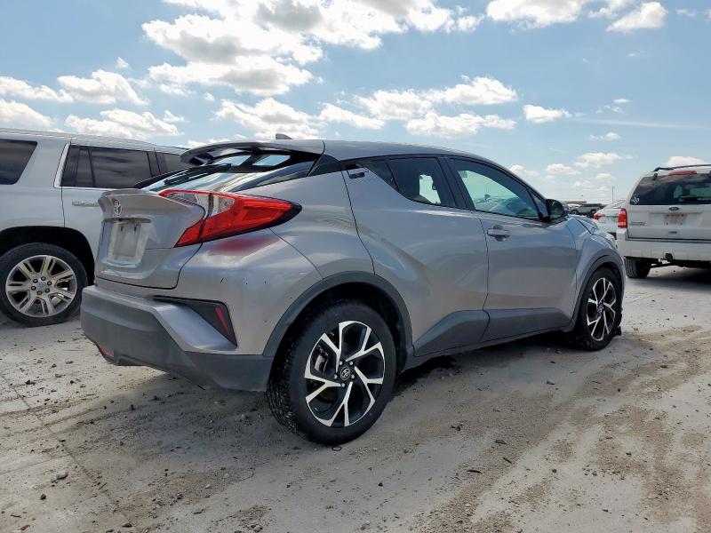 NMTKHMBX2JR003496 - 2018 TOYOTA C-HR XLE Plata foto 3