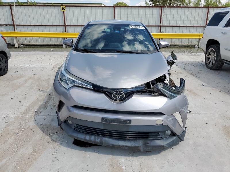 NMTKHMBX2JR003496 - 2018 TOYOTA C-HR XLE Plata foto 5