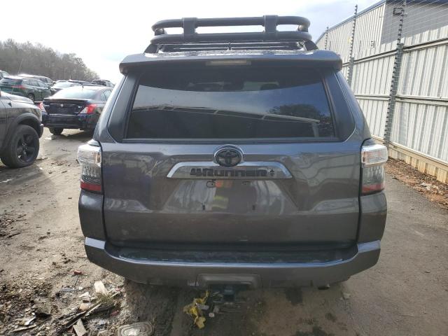 JTEMU5JRXP6099624 - 2023 TOYOTA 4RUNNER SE GRAY photo 6