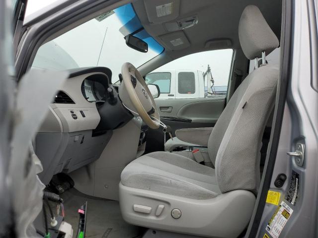 5TDKK3DC5CS218249 - 2012 TOYOTA SIENNA LE SILVER photo 7