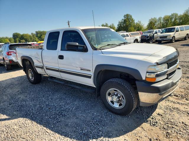1GCHC29U72E117463 - 2002 CHEVROLET SILVERADO C2500 HEAVY DUTY WHITE photo 4