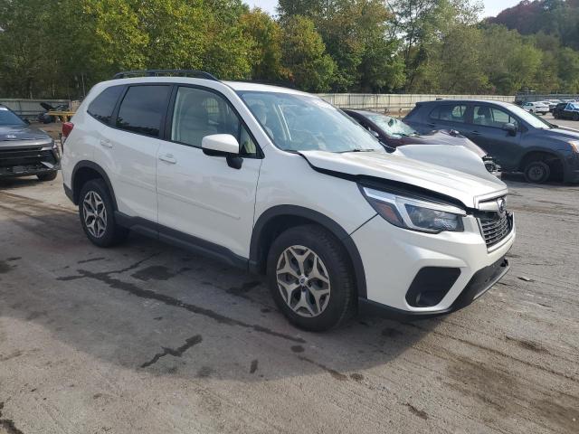 JF2SKAJC0MH563687 - 2021 SUBARU FORESTER PREMIUM 白色 照片 4