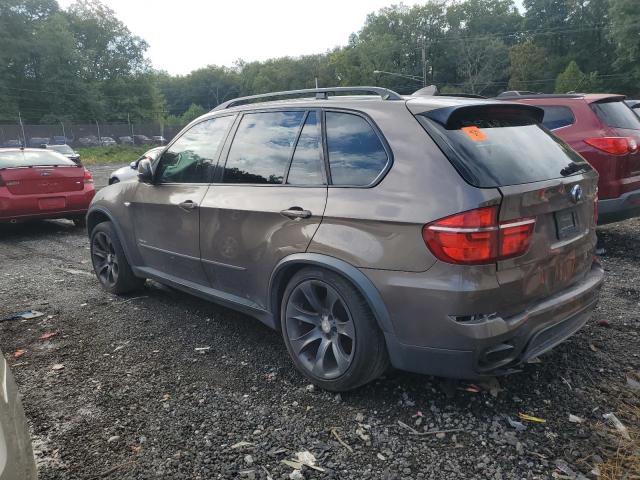 5UXZV8C50BL418475 - 2011 BMW X5 XDRIVE50I BROWN photo 2