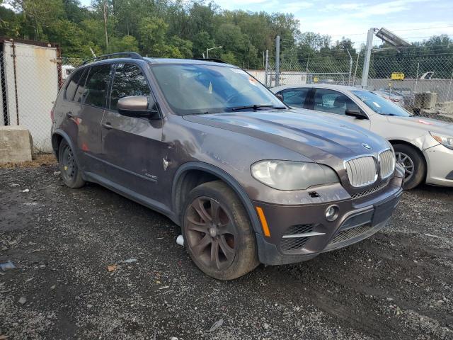 5UXZV8C50BL418475 - 2011 BMW X5 XDRIVE50I BROWN photo 4