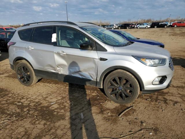 1FMCU0GD3HUB40750 - 2017 FORD ESCAPE SE SILVER photo 4