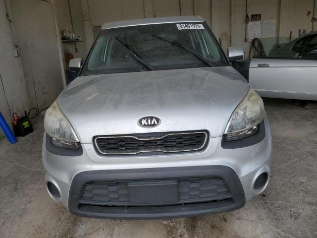 KNDJT2A55D7766417 - 2013 KIA SOUL SILVER photo 5