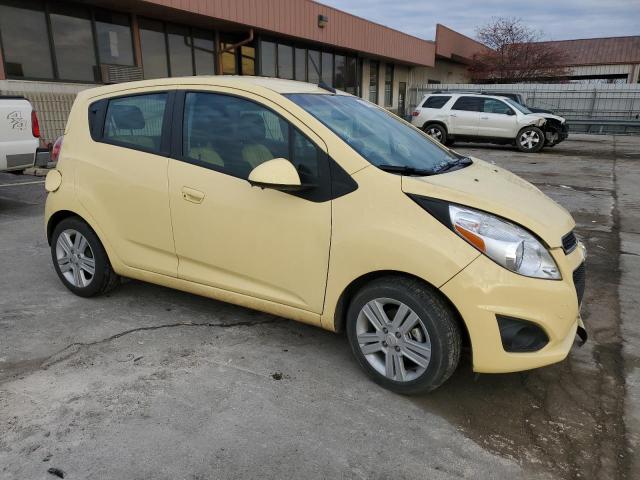 KL8CD6S92EC585971 - 2014 CHEVROLET SPARK 1LT YELLOW photo 4