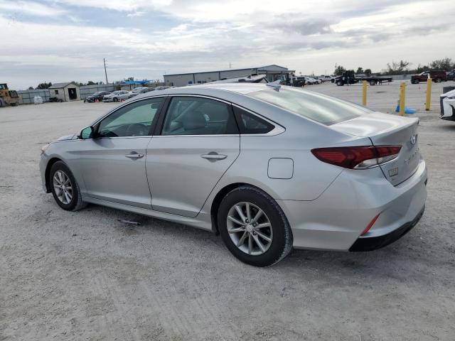 5NPE24AF3KH770628 - 2019 HYUNDAI SONATA SE SILVER photo 2