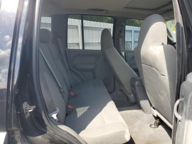 1J4GL48KX5W701386 - 2005 JEEP LIBERTY SPORT BLACK photo 11