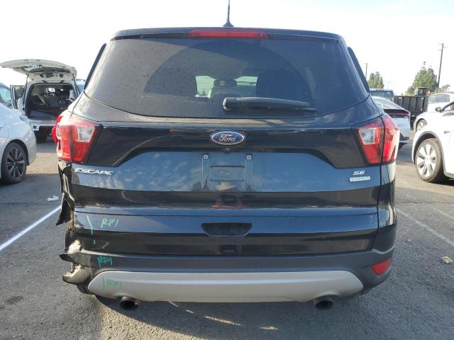 1FMCU0GD3KUB10896 - 2019 FORD ESCAPE SE შავი ფოტო 6