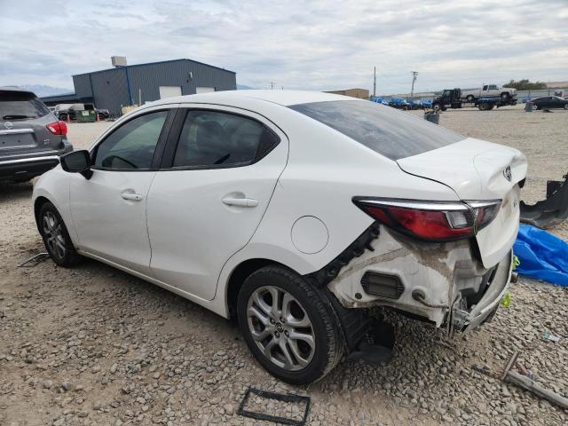 3MYDLBZV6GY131583 - 2016 TOYOTA SCION IA WHITE photo 2