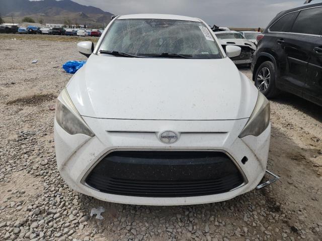 3MYDLBZV6GY131583 - 2016 TOYOTA SCION IA WHITE photo 5