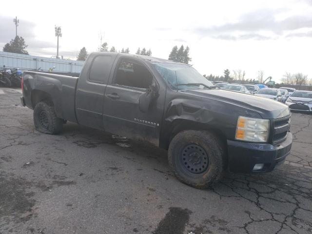 2GCEC19C181122415 - 2008 CHEVROLET SILVERADO C1500 BLACK photo 4