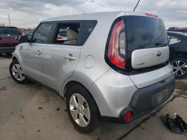 KNDJN2A26F7817104 - 2015 KIA SOUL SILVER photo 2