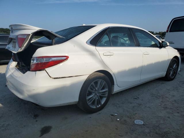 4T1BF1FK0GU188605 - 2016 TOYOTA CAMRY LE WHITE photo 3