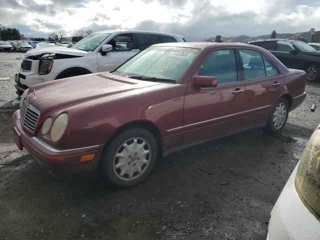 WDBJF65HXXA845073 - 1999 MERCEDES-BENZ E 320 RED photo 1