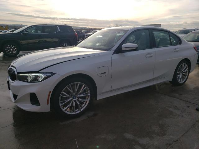 3MW39FS09P8C82977 - 2023 BMW 330XE Weiß Foto 1