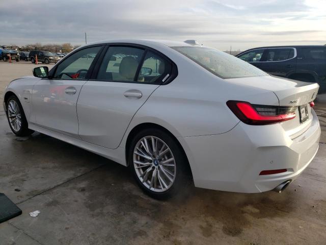 3MW39FS09P8C82977 - 2023 BMW 330XE Weiß Foto 2