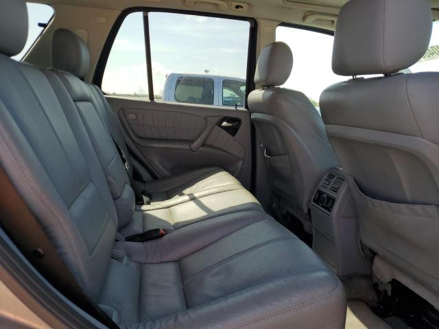 4JGAB57E85A560262 - 2005 MERCEDES-BENZ ML 350 银色 照片 11