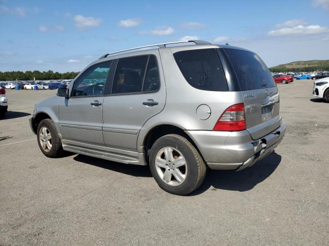 4JGAB57E85A560262 - 2005 MERCEDES-BENZ ML 350 银色 照片 2