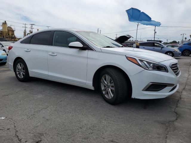 5NPE24AF3HH507080 - 2017 HYUNDAI SONATA SE WHITE photo 4