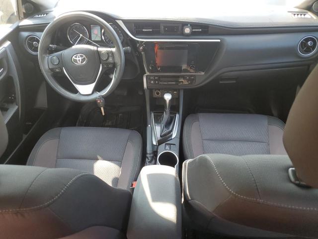 2T1BURHE3JC086140 - 2018 TOYOTA COROLLA L Сірий фото 8