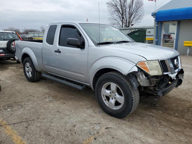 1N6BD06TX7C401592 - 2007 NISSAN FRONTIER KING CAB XE SILVER photo 4