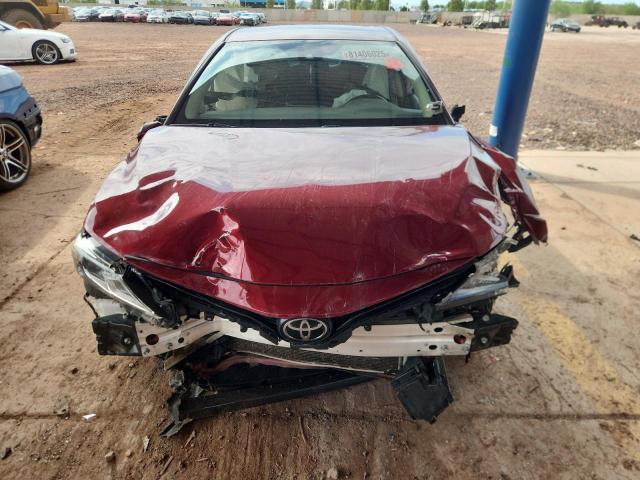4T1C11BK9NU055556 - 2022 TOYOTA CAMRY LE MAROON photo 5