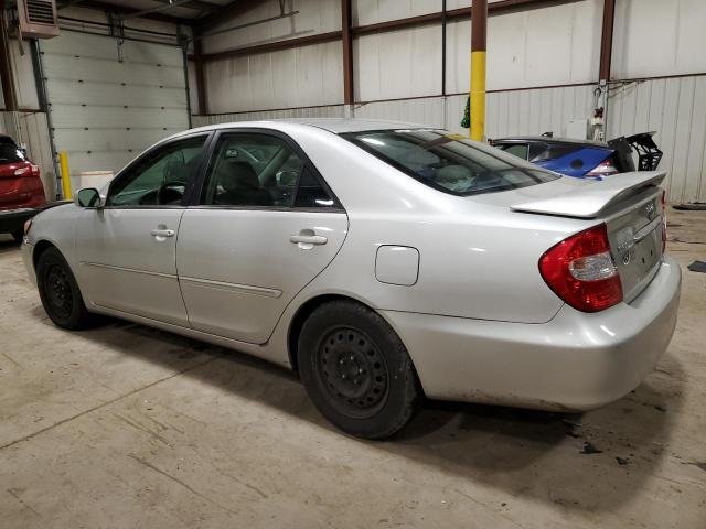 4T1BE32K32U574089 - 2002 TOYOTA CAMRY LE SILVER photo 2