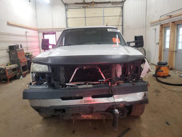 1GCHK23286F122911 - 2006 CHEVROLET SILVERADO K2500 HEAVY DUTY WHITE photo 5