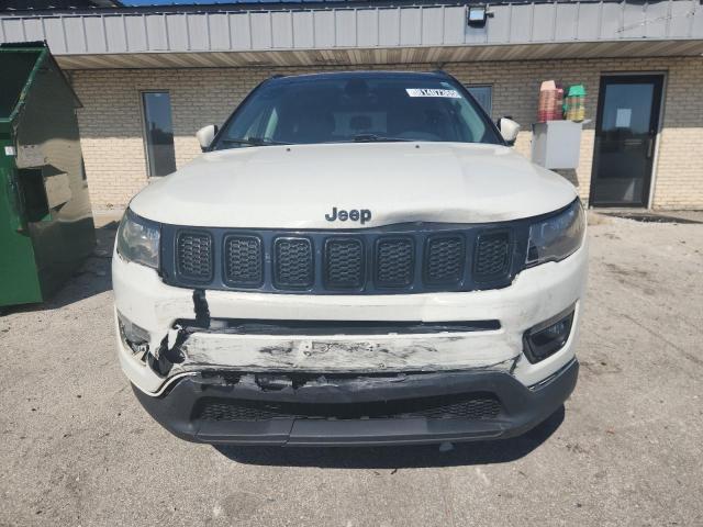 3C4NJCBB9JT408195 - 2018 JEEP COMPASS LATITUDE Weiß Foto 5