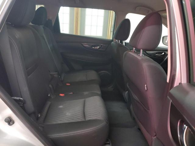 KNMAT2MV2JP530122 - 2018 NISSAN ROGUE S ვერცხლისფერი ფოტო 11