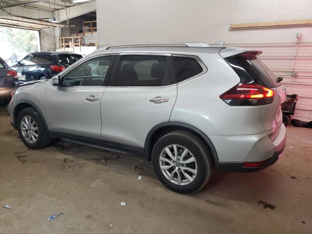 KNMAT2MV2JP530122 - 2018 NISSAN ROGUE S ვერცხლისფერი ფოტო 2