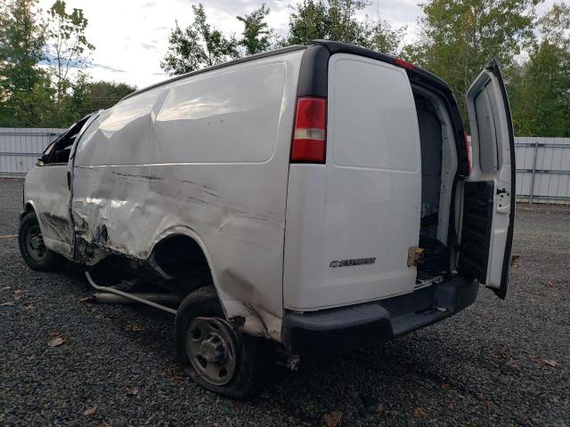 1GCGG25VX71236539 - 2007 CHEVROLET EXPRESS G2 WHITE photo 2