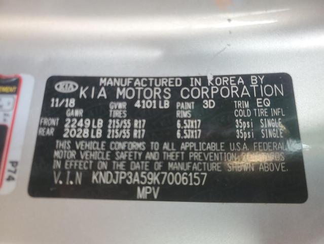 KNDJP3A59K7006157 - 2019 KIA SOUL + SILVER photo 13