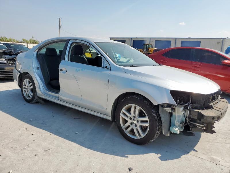 3VW2K7AJ5FM212088 - 2015 VOLKSWAGEN JETTA BASE 银色 照片 4